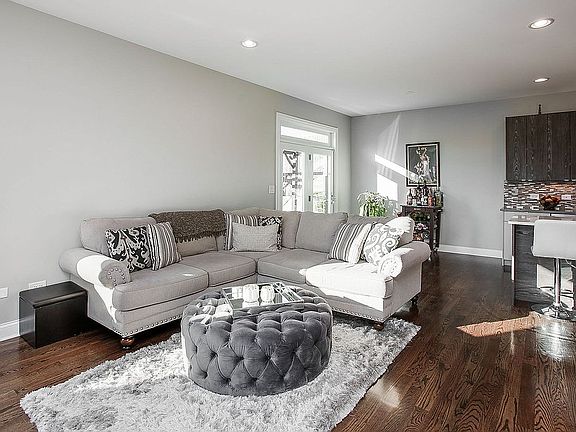 4th image of 3256 S Stewart Ave