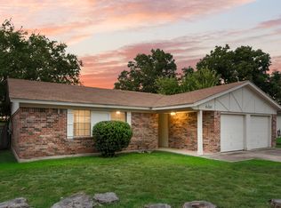 6261 Stardust Dr S, Watauga, TX 76148