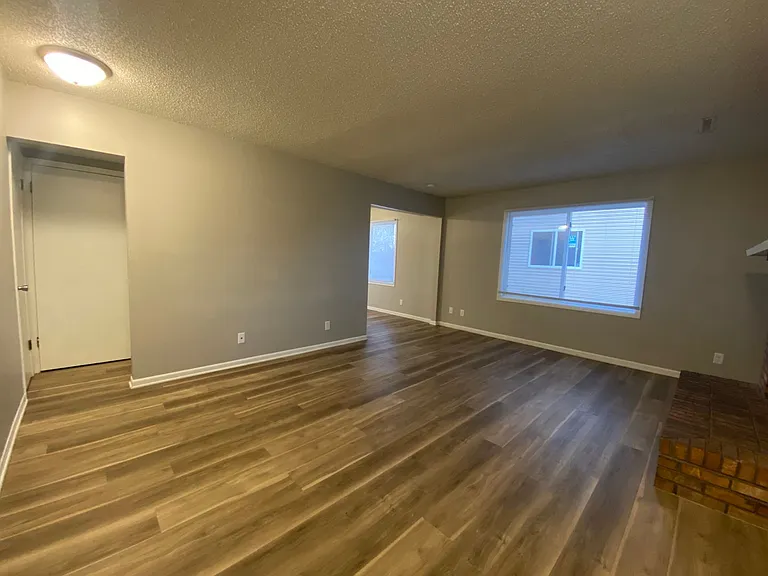 2120 E Caulder Ave — Photo 3