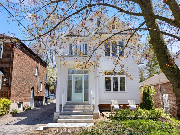 273 Lee Ave, Toronto, ON M4E 2P6