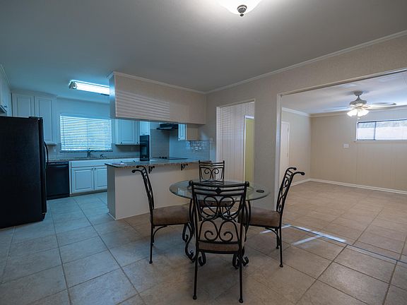 Family Room, Breakfast Area, Kitchen