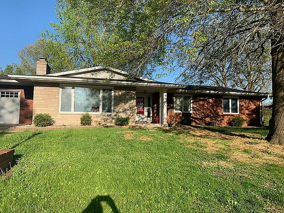 2nd image of 212 N Deneen St