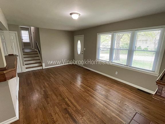 3rd image of 9802 Belmont Ave