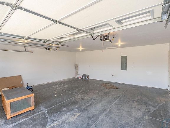 3rd image of 416 Maupin Ln