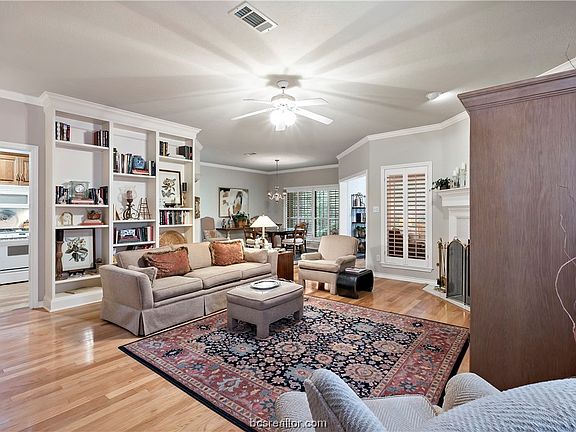 5th image of 1312 Essex Grn