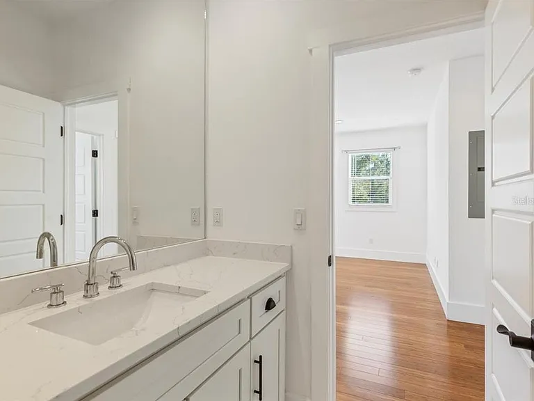 214 E Floribraska Ave — Photo 28
