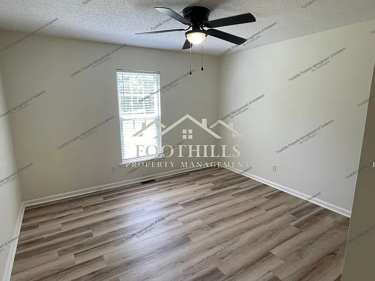 1950 Shackleburg Rd — Photo 5