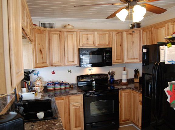 3rd image of 534 Camelot Dr