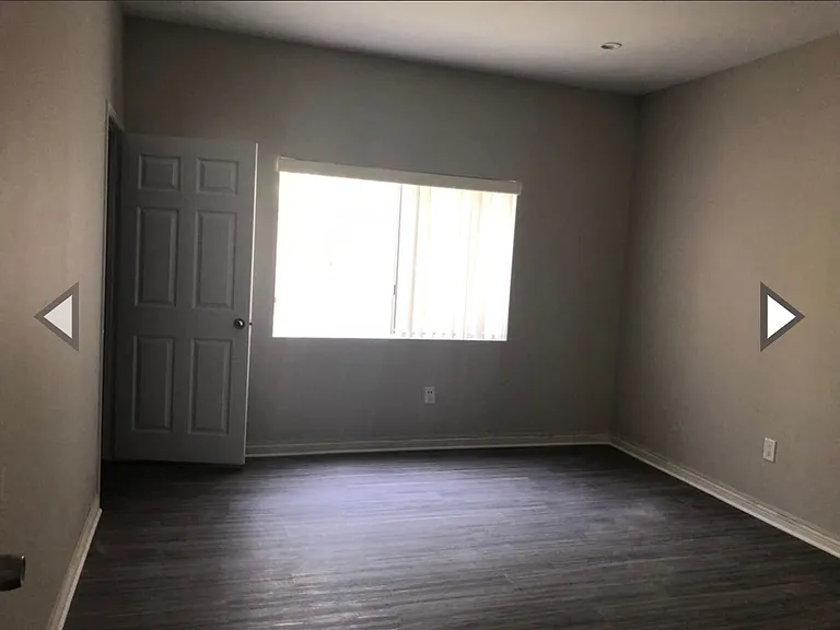 125.5 N Doheny Dr #306 — Photo 1