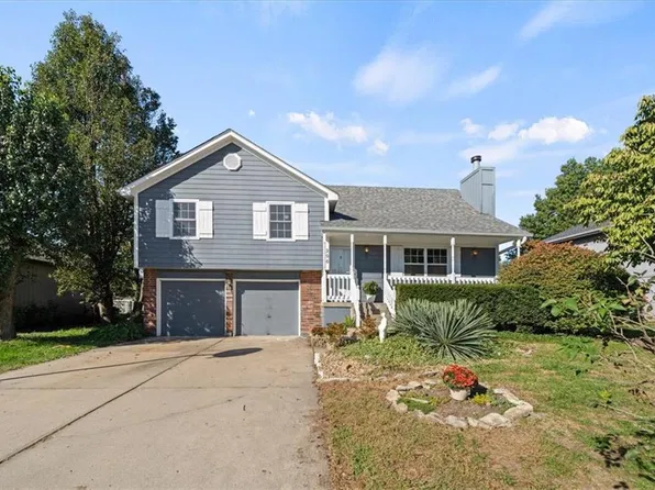 206 Pebblebrook Ln, Grain Valley, MO 64029