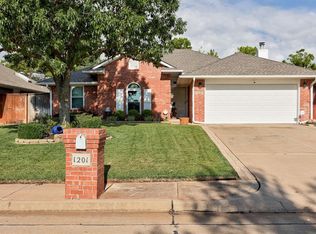 1201 Blue Ridge Dr, Edmond, OK 73003