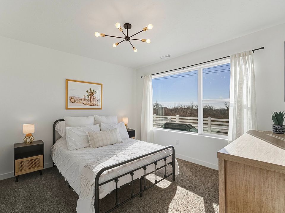 1st image of 1007 E Midship Way
