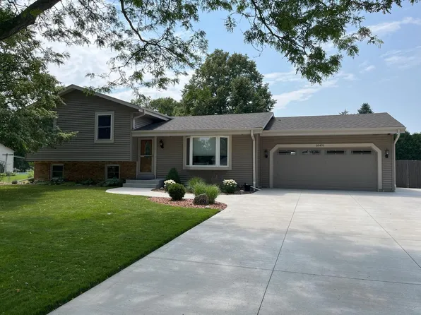 W205S10491 Victoria DRIVE, Muskego, WI 53150