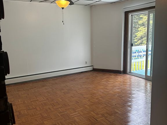 5th image of 2778 Ridgeway Ave APT 3
