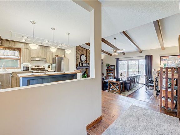 3rd image of 313 Fairview Dr