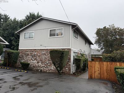 1822 SE Ash St, Portland, OR, 97214