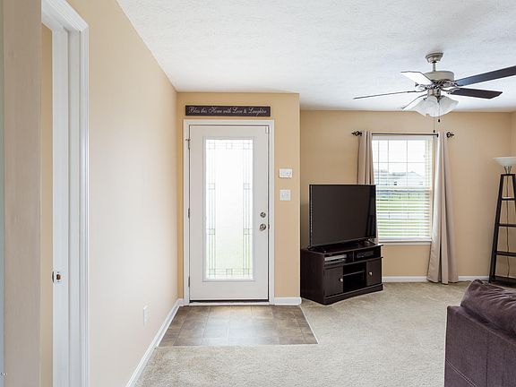 4th image of 412 Gentry Crossings Blvd