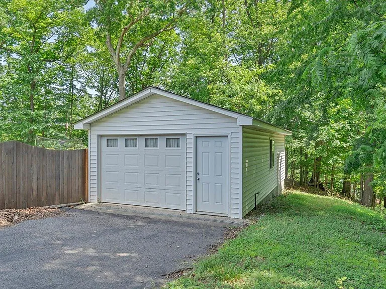 1814 Pelham Dr — Photo 41