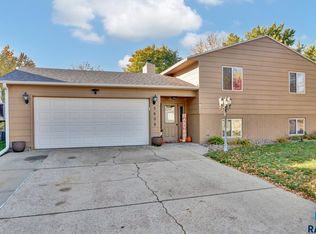5609 W Bluestem St, Sioux Falls, SD 57106