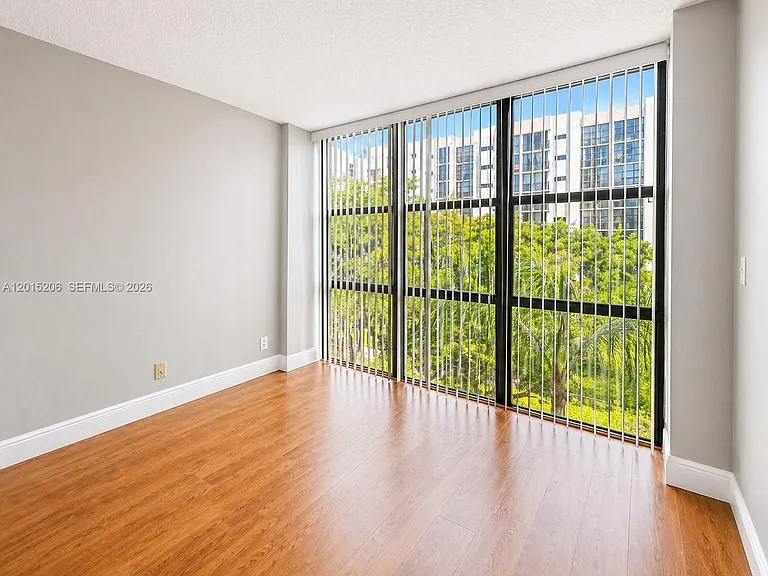 17011 N Bay Rd #503 — Photo 12