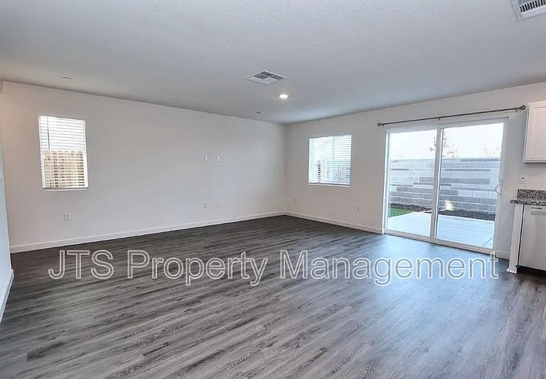 2097 Shady Tree Cir — Photo 17
