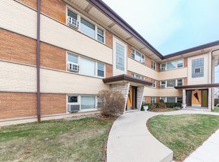 7560 Waukegan Rd #2, Niles, IL 60714
