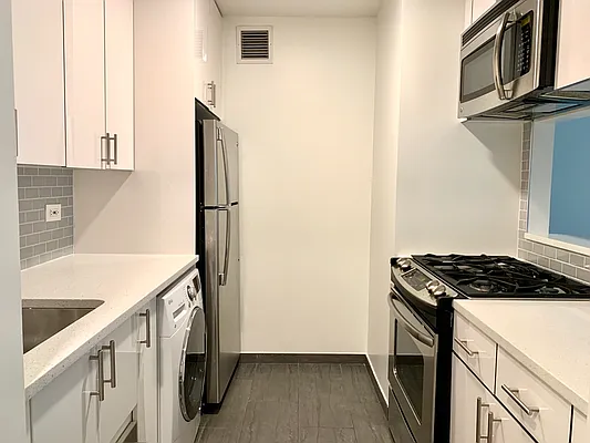 Rented by The Dermot Realty Management Company | media 47