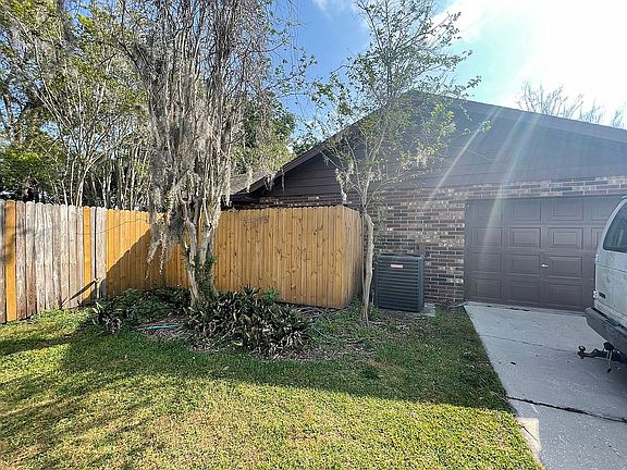 4th image of 636 Orange Valley Ln