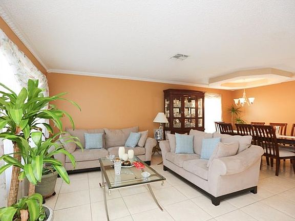 3rd image of 2734 Daybreak Dr