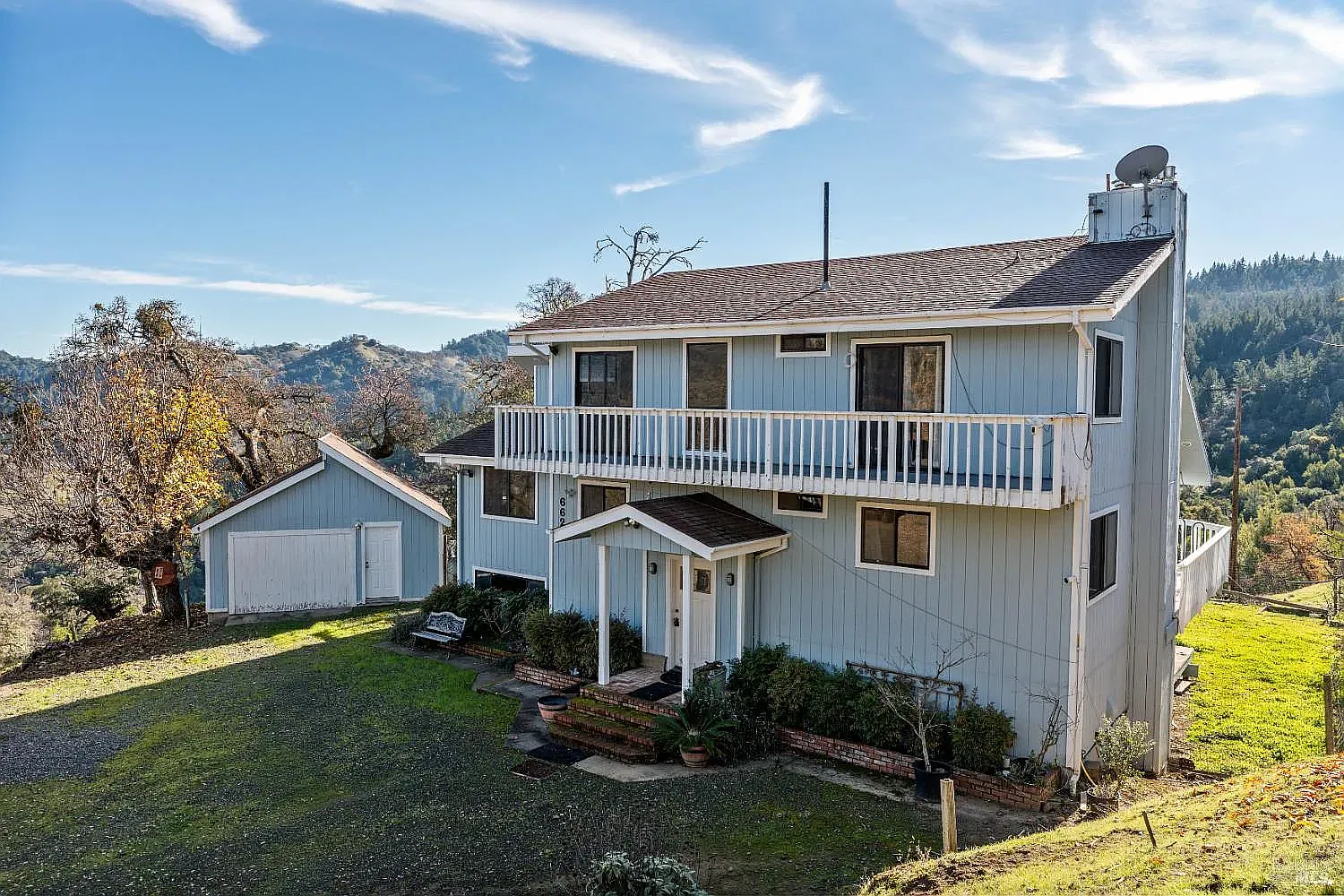 5 bed, 3100 sqft, $3,500 — Photo 1