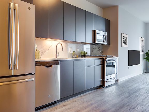 2nd image of 740 N Aberdeen St #202
