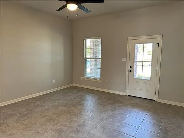 1510 Javez St — Photo 7