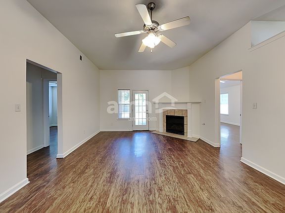 4th image of 7068 Crepe Myrtle Dr