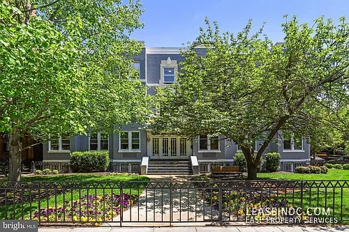 1901 16th St NW #204 Photo 1