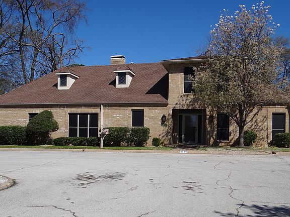 2nd image of 5400 Carmel Ct