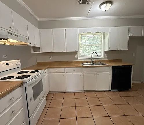 4th image of 2358 Oak Ave