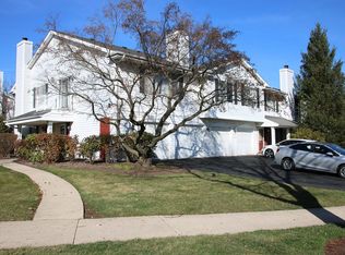7938 Knottingham Cir APT C, Darien, IL