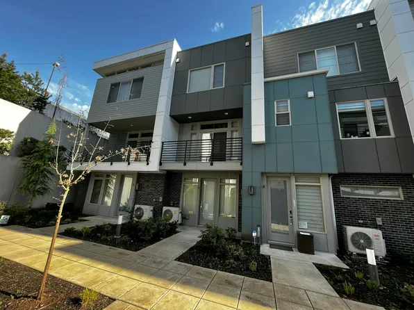 11408 117th Ln NE #5, Kirkland, WA 98034