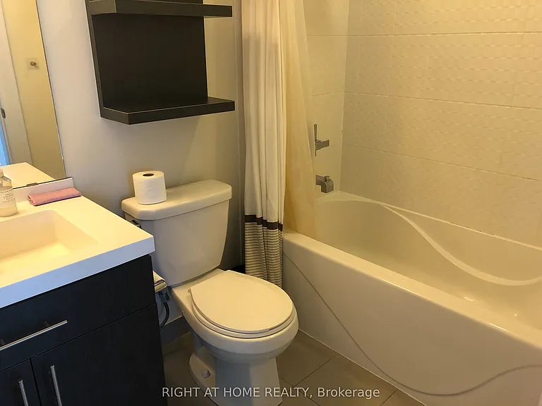 28 Ted Rogers Way #3304 — Photo 10