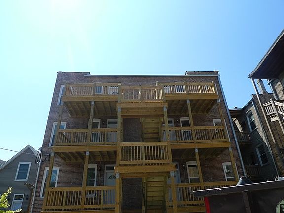 4th image of 2641 N Fairfield Ave #One