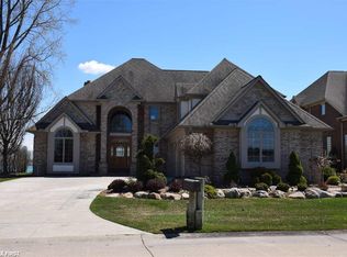503 Lathrop St, Algonac, MI 48001