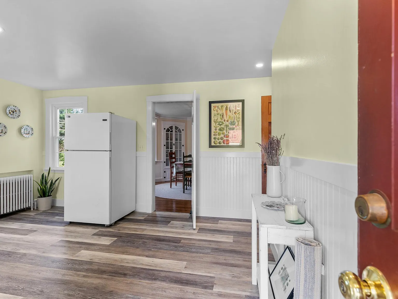 3 bed, 2013 sqft, $4,200 — Photo 4