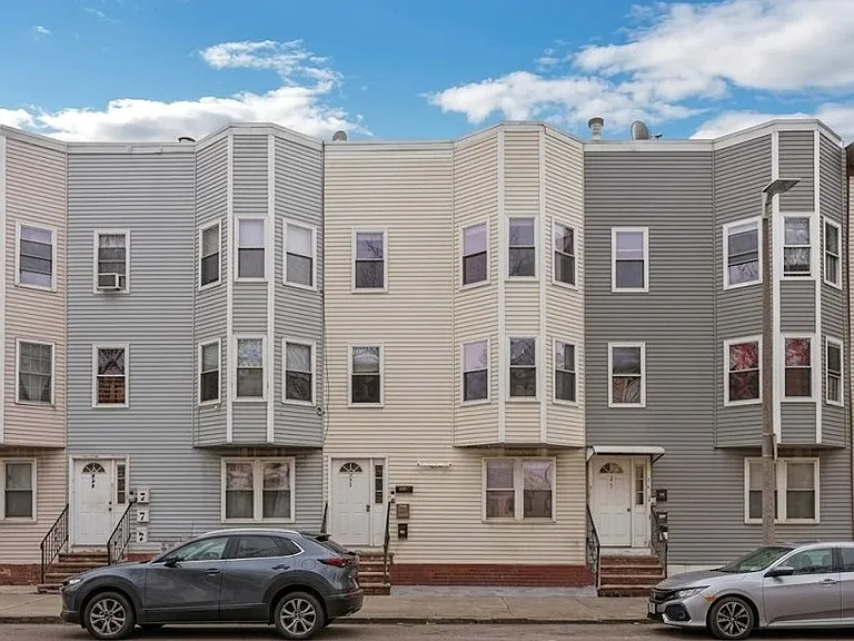 275 Chelsea St #3 — Photo 16