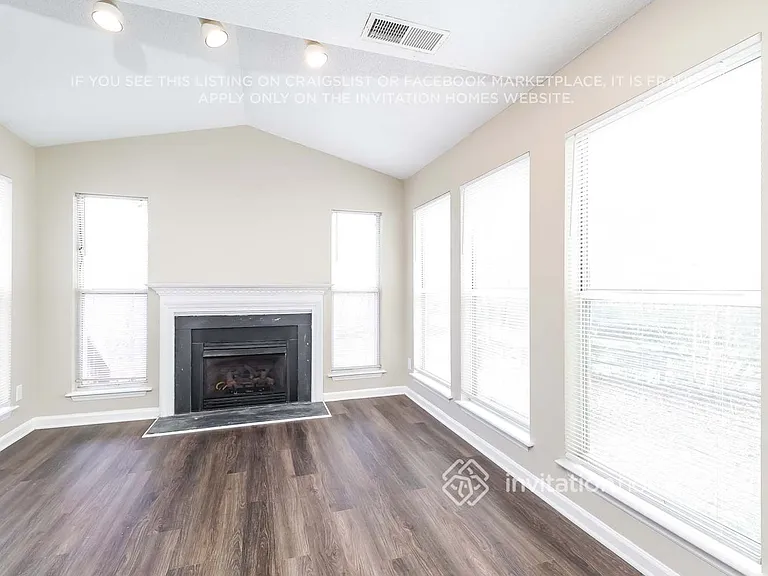 8532 Woodford Bridge Dr — Photo 10