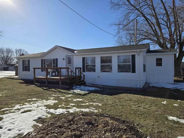 115 W 1st St, Versailles, IL 62378