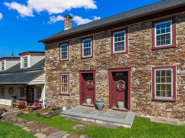 226 Smithtown Rd, Pipersville, PA 18947