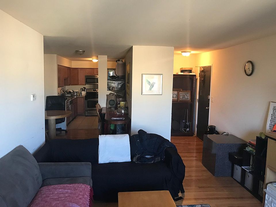 1st image of 7522 N Greenview Ave APT 501