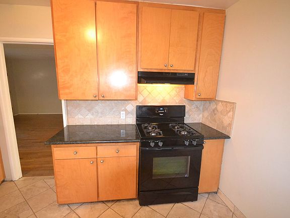5th image of 7344 Oakdale Ave