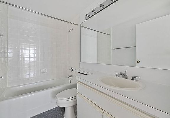 4th image of 600 Columbus Ave APT 12K