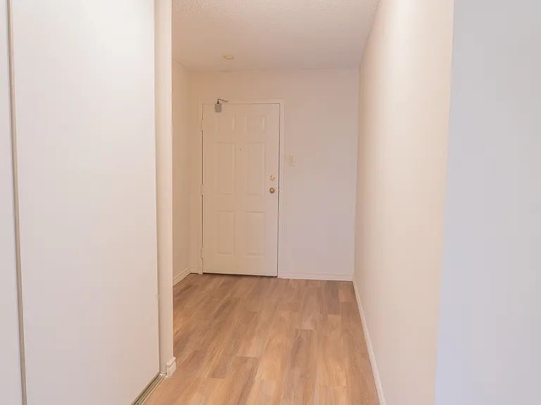 655 Windermere Rd — Photo 35